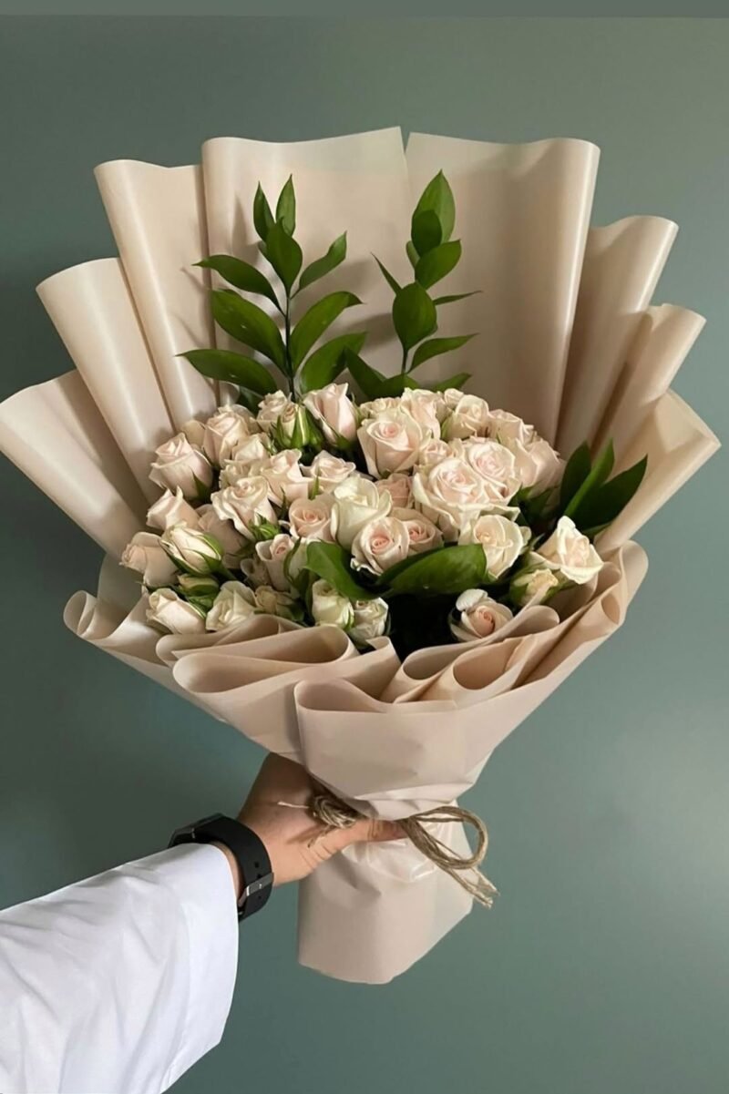 Creamy Baby Rose bouquet